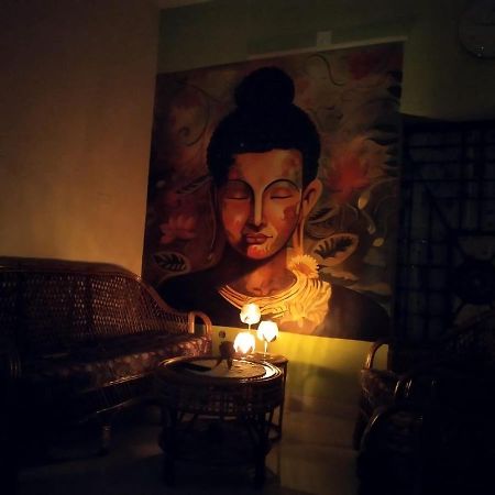 אורוויל Funk Monk Hostel מראה חיצוני תמונה
