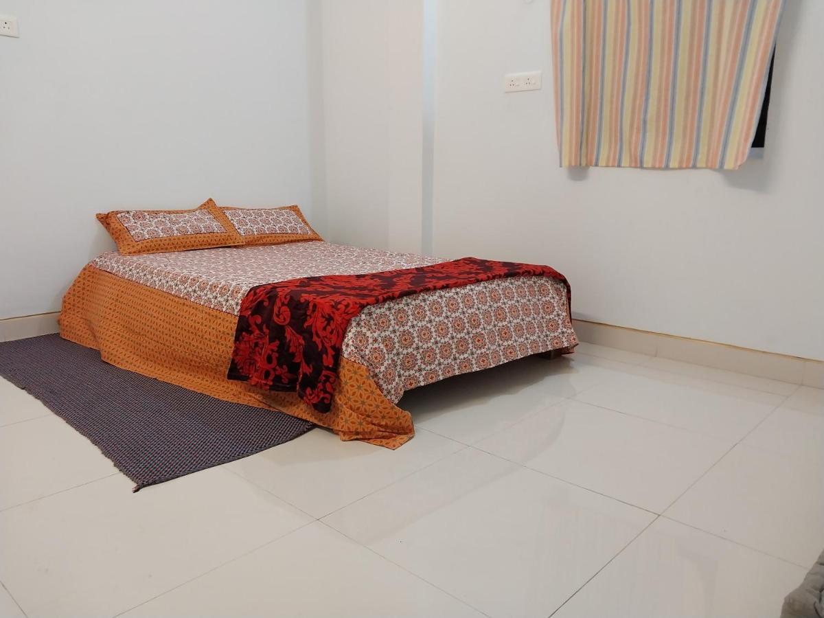 אורוויל Funk Monk Hostel מראה חיצוני תמונה