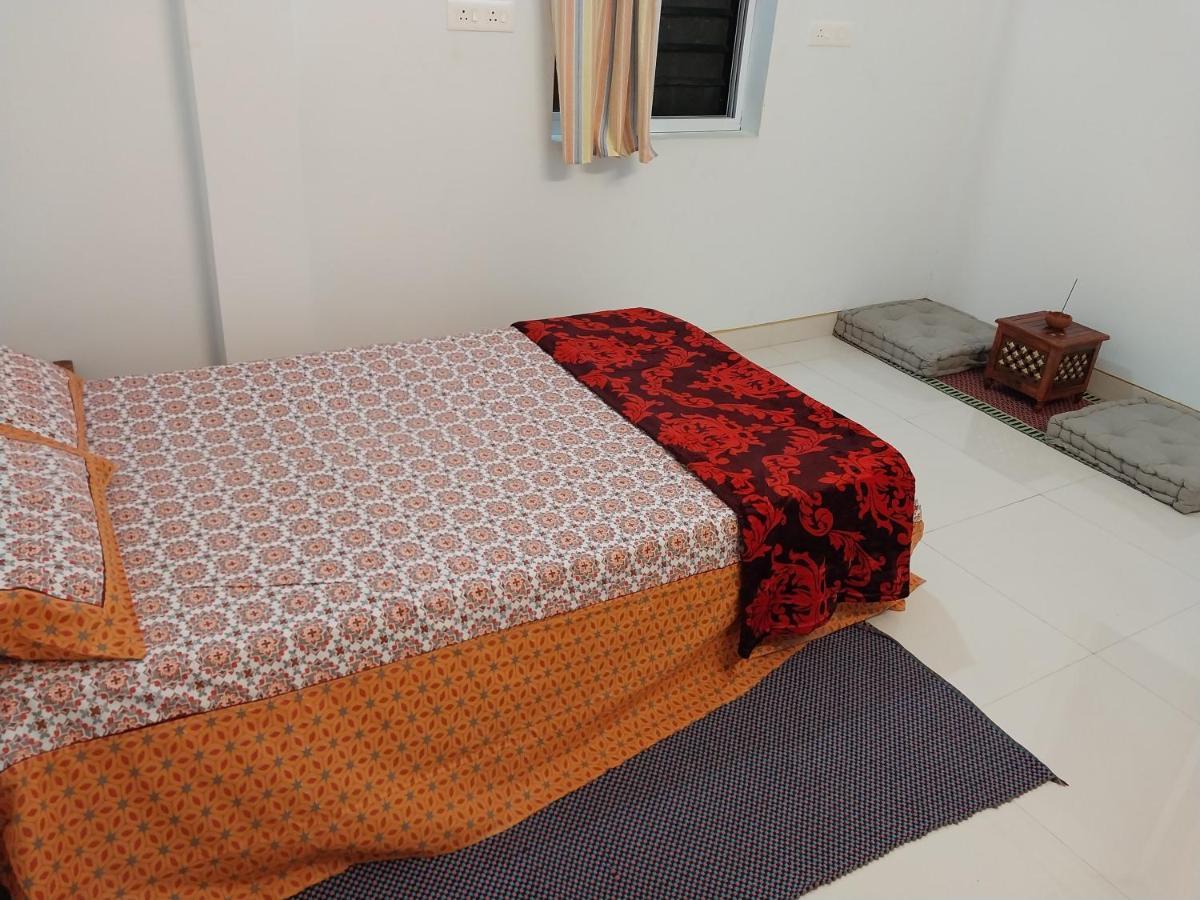 אורוויל Funk Monk Hostel מראה חיצוני תמונה