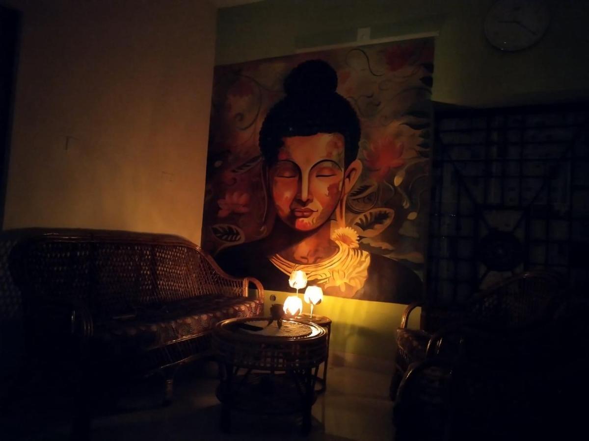 אורוויל Funk Monk Hostel מראה חיצוני תמונה