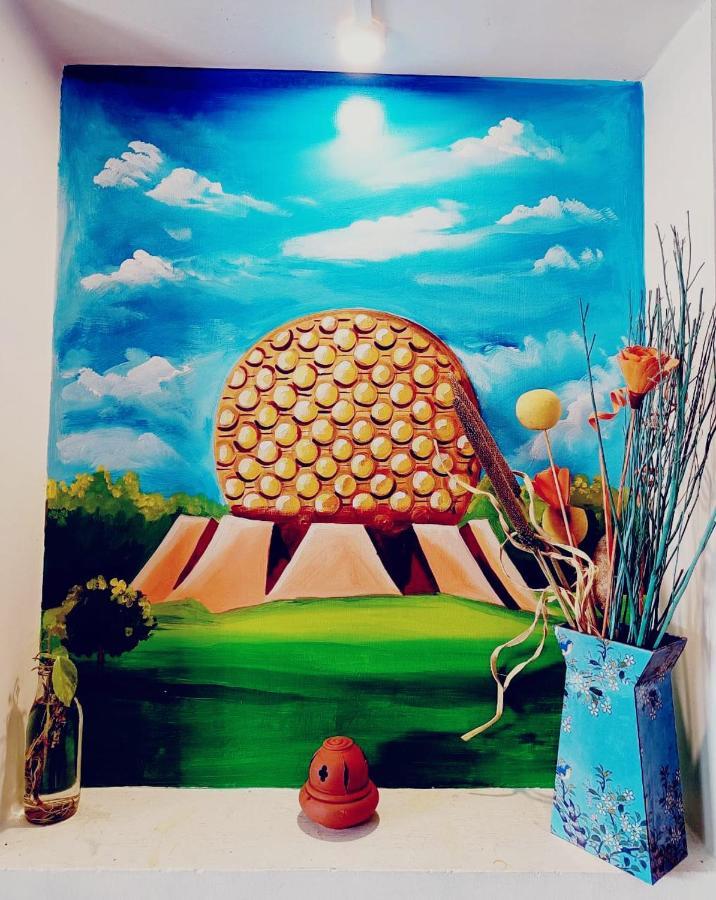 אורוויל Funk Monk Hostel מראה חיצוני תמונה